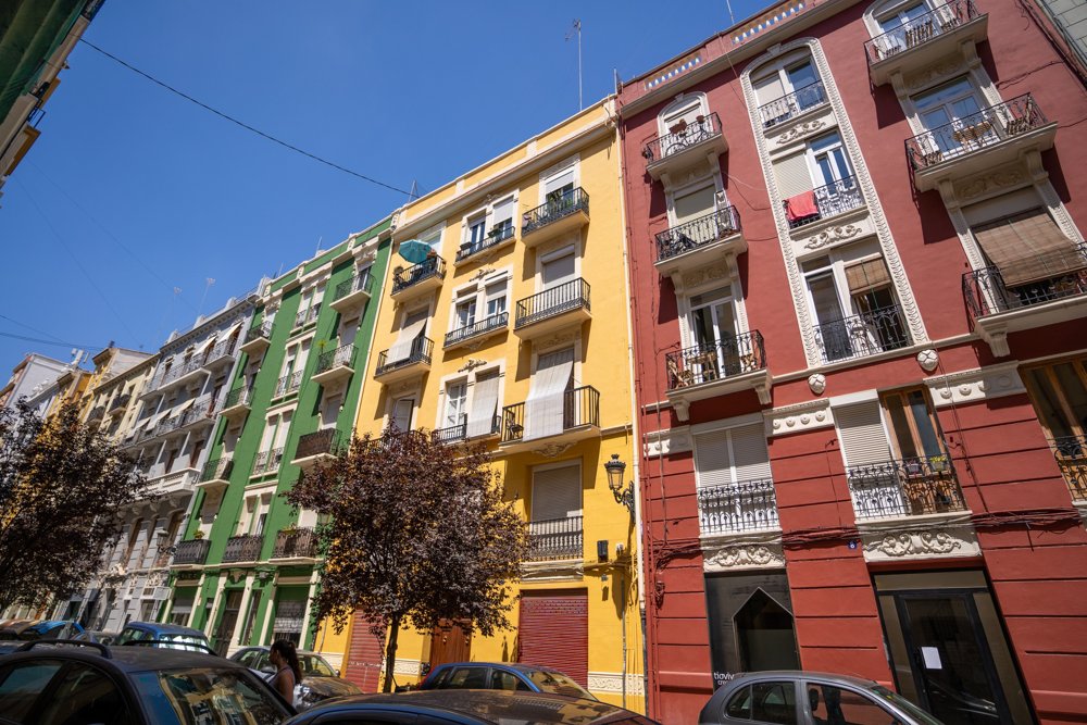 Fachadas de viviendas en Valencia